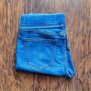 Old Navy Rockstar Super Skinny Jeggings Mid-Rise